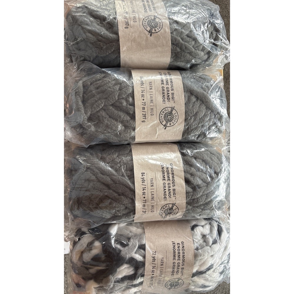 Loops & Threads Chunky Luxe Big Yarn Grey & Night Ombre 4 Skeins 32 Yds Each